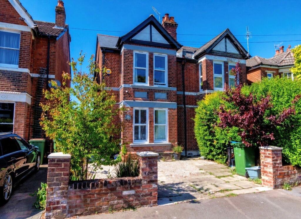 Main image of property: Suffolk Avenue, Southampton, Hampshire, SO15