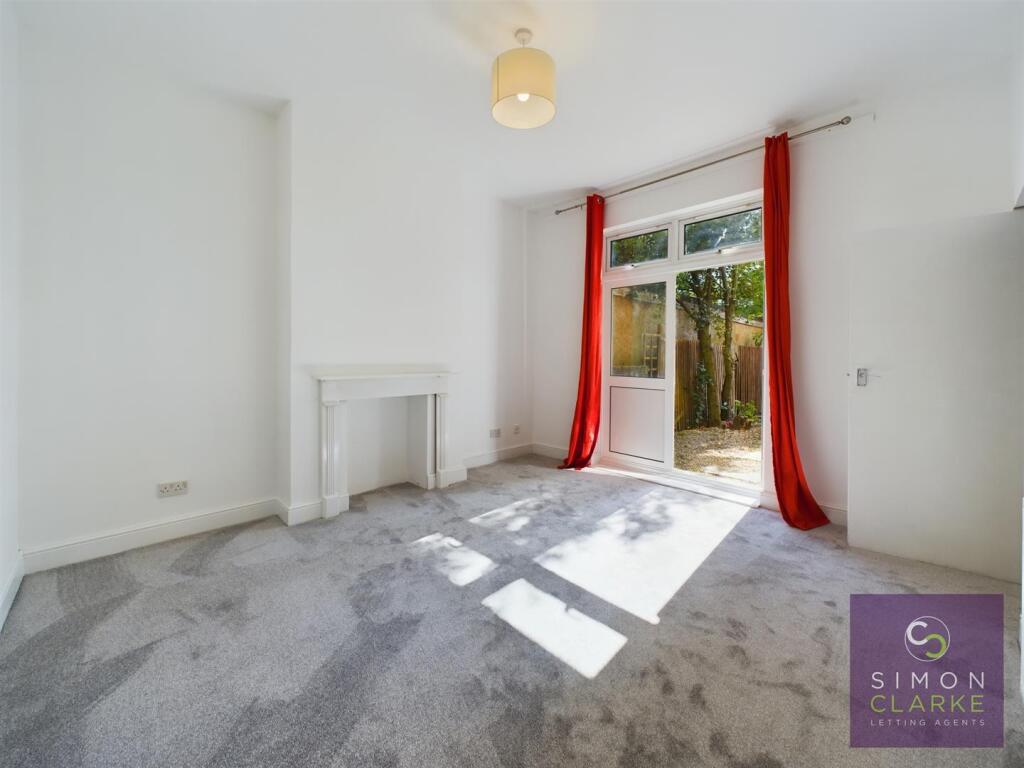 Main image of property: Station Road, Finchley Central, N3 - OWN PRIVATE GARDEN