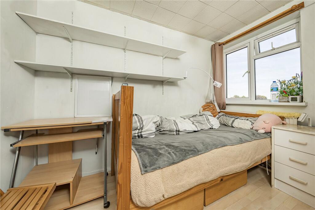 Apartment in London, Norbiton - More