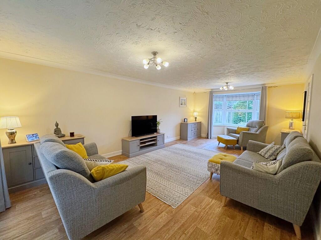 Swift Close, Kenilworth photo 2