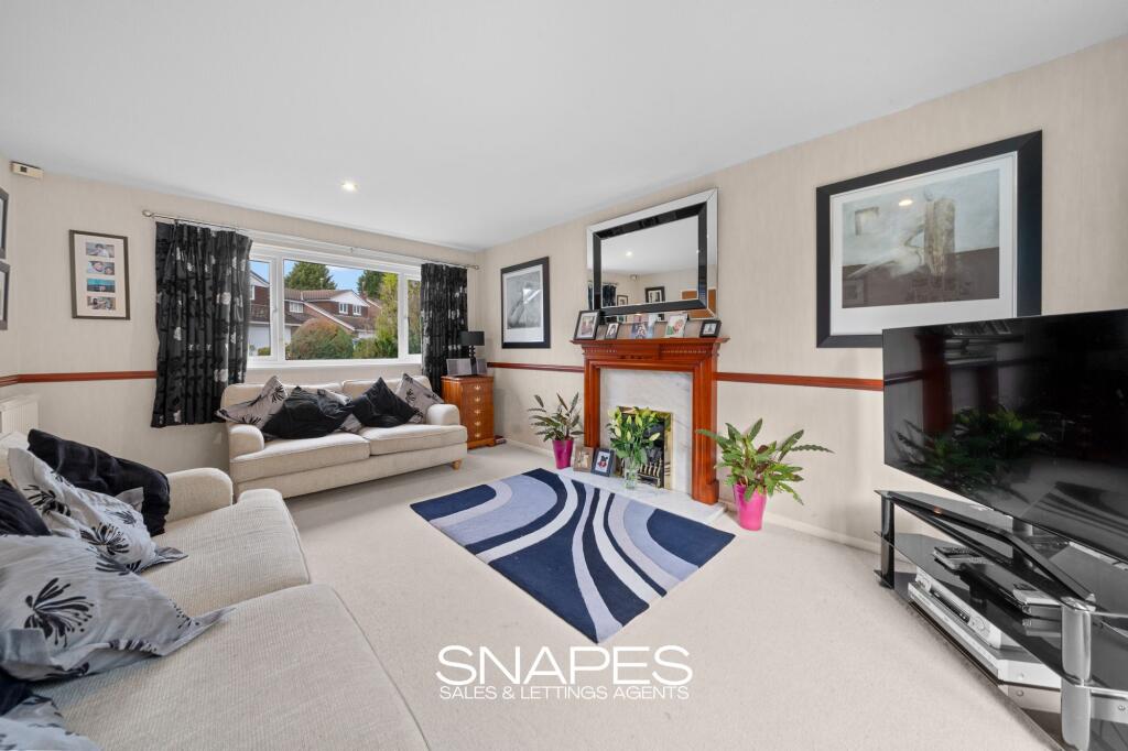 Midhurst Close, Cheadle Hulme, SK8 photo 4
