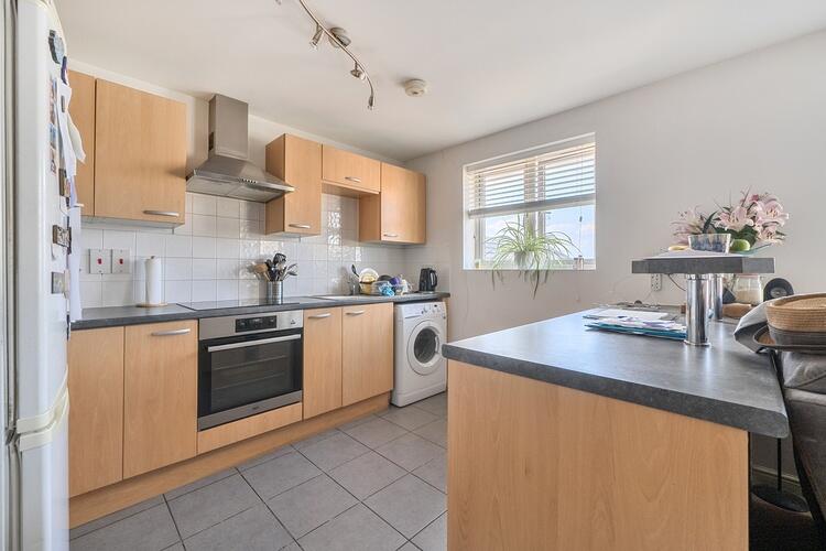 Apartment in Reading - View 4