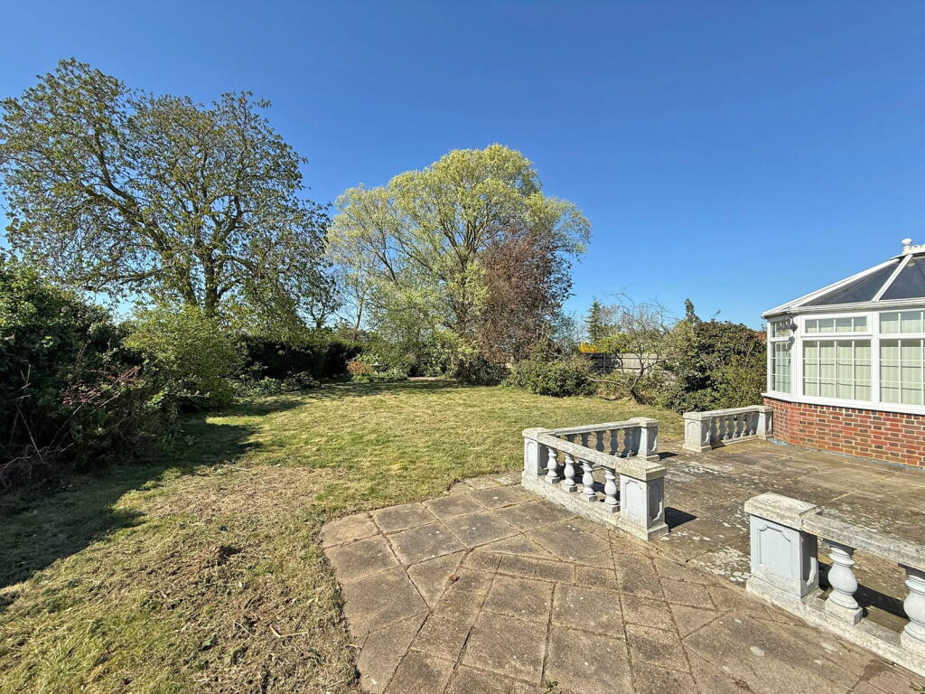 Ringsfield Road, Beccles, Suffolk photo 3