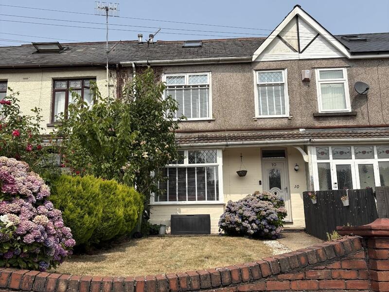 Main image of property: Glanwern Terrace, PONTYPOOL, Torfaen