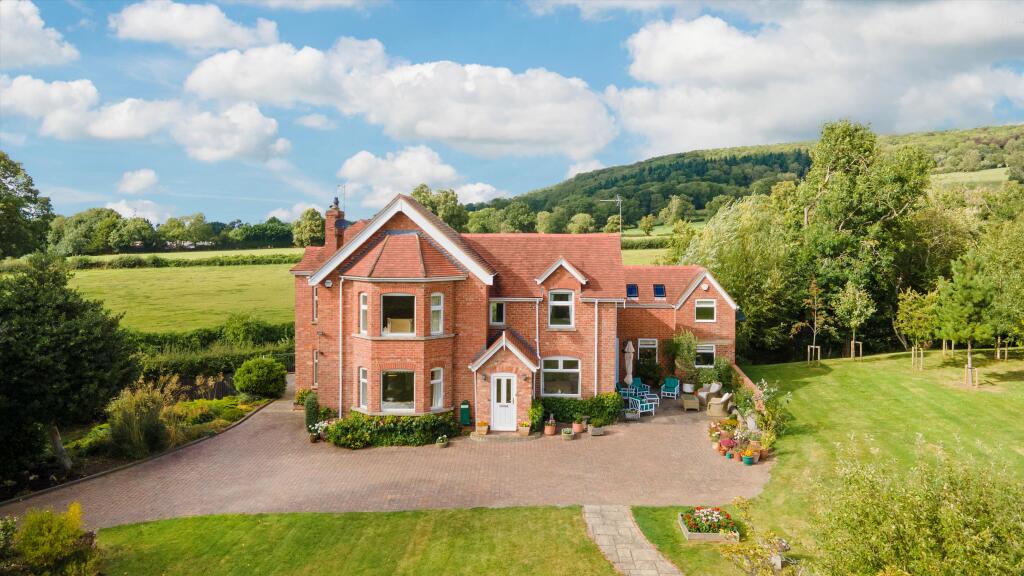 5-bed detached on Mill Lane, Prestbury, Cheltenham, Gloucestershire, GL52, £1,750,000