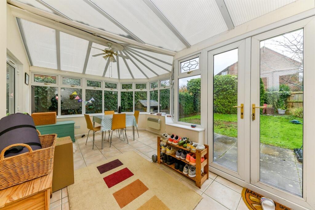 Primrose Way, Stamford photo 4