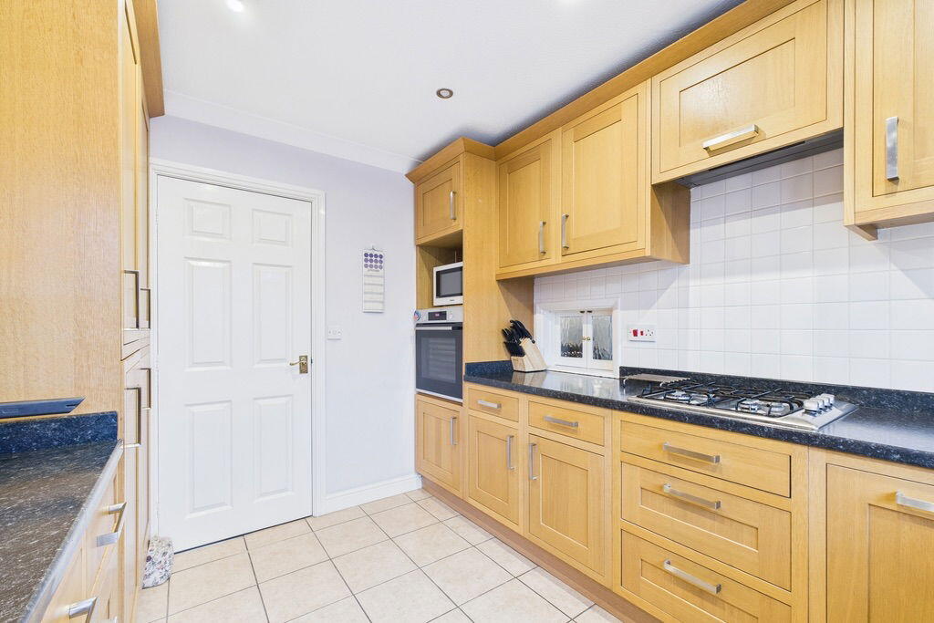 1 Blackthorn Close, Lincoln, LN2 4UE photo 3