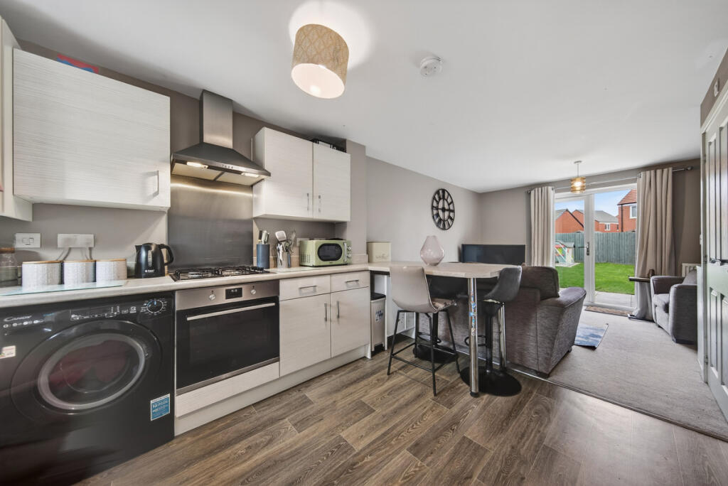 Thornton Avenue, Barton Seagrave, NN15 - View 2