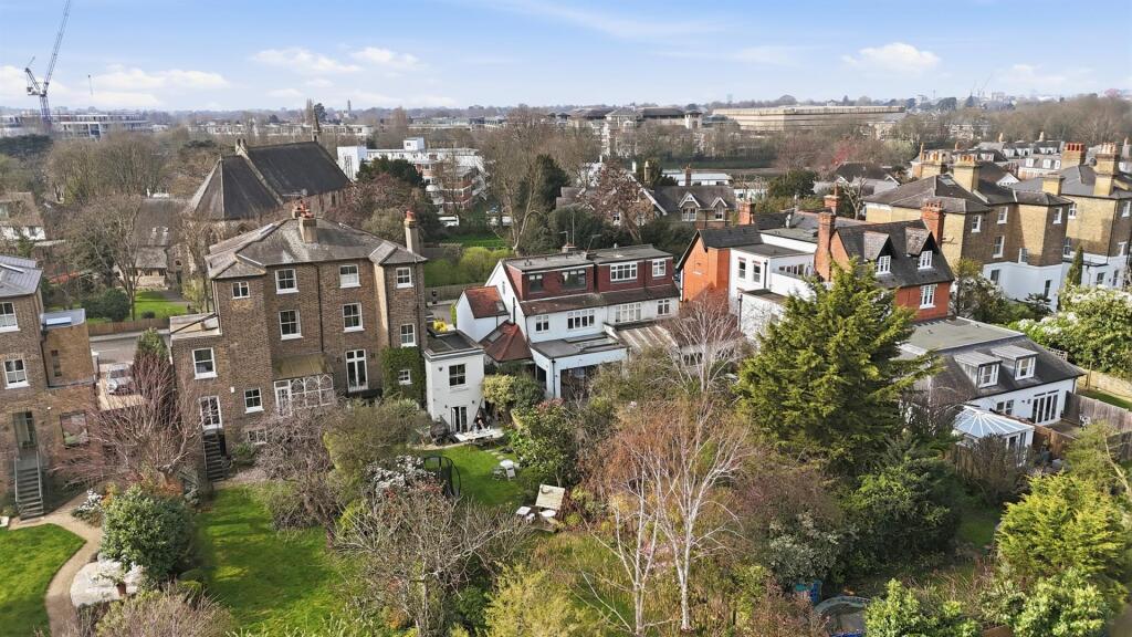 House in London, Grove Park - View 5