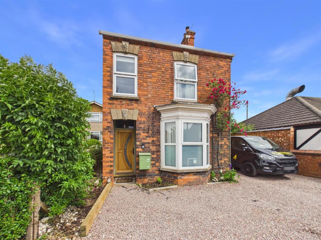 4-bed detached on Brackenborough Road, Louth, £249,950