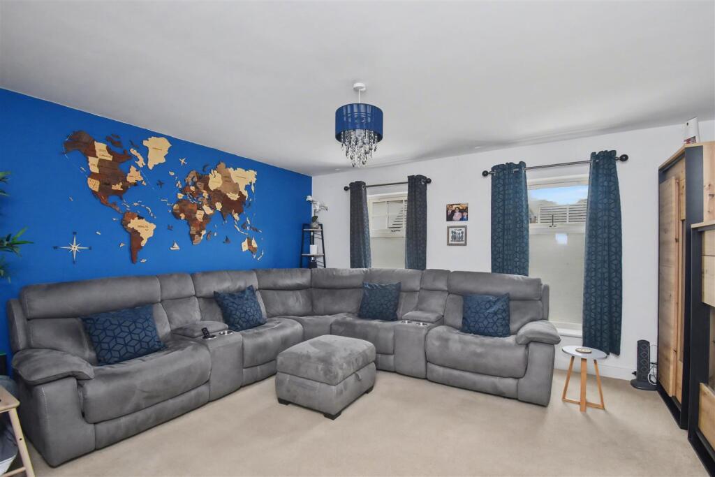 House in Great Oakley, Danesholme - View 3