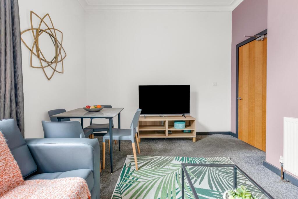 Apartment in Leeds - View 3