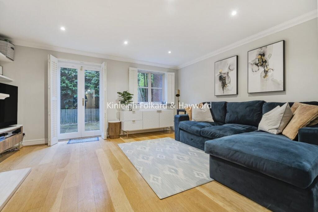 House in Chislehurst, Hawkwood, Bickley - View 3