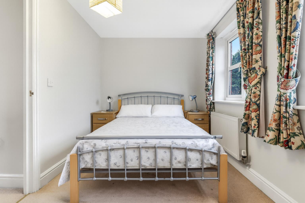 House in Warwick, Kenilworth - View 5