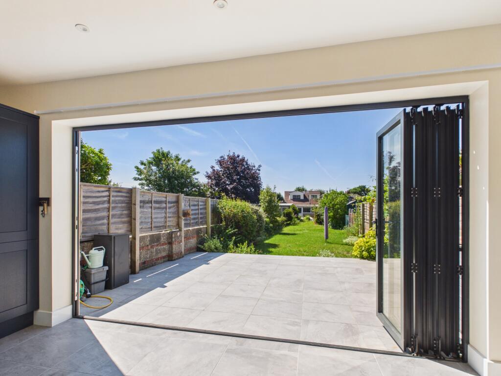 Chilgrove Road, Drayton, Portsmouth, PO6 photo 2
