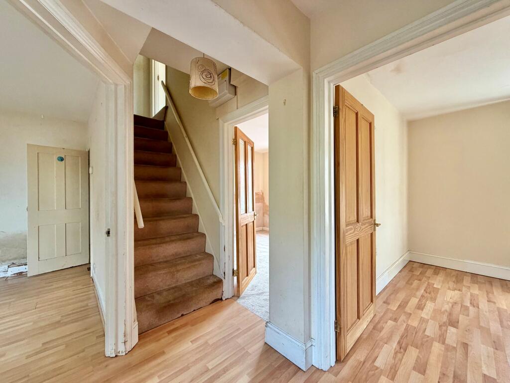 House in Eastleigh, West End - More