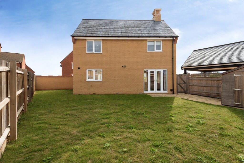 House in Biggleswade, Central Bedfordshire - More