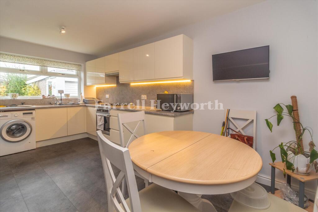 Fieldhouse Avenue, Thornton Cleveleys photo 4