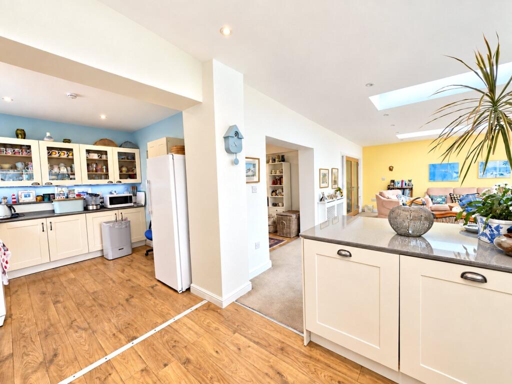 Lynton Close, Heswall, Wirral, CH60 photo 4