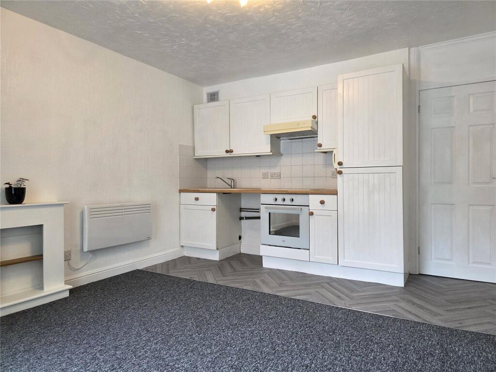 Apartment in Nottingham, Carrington - View 3