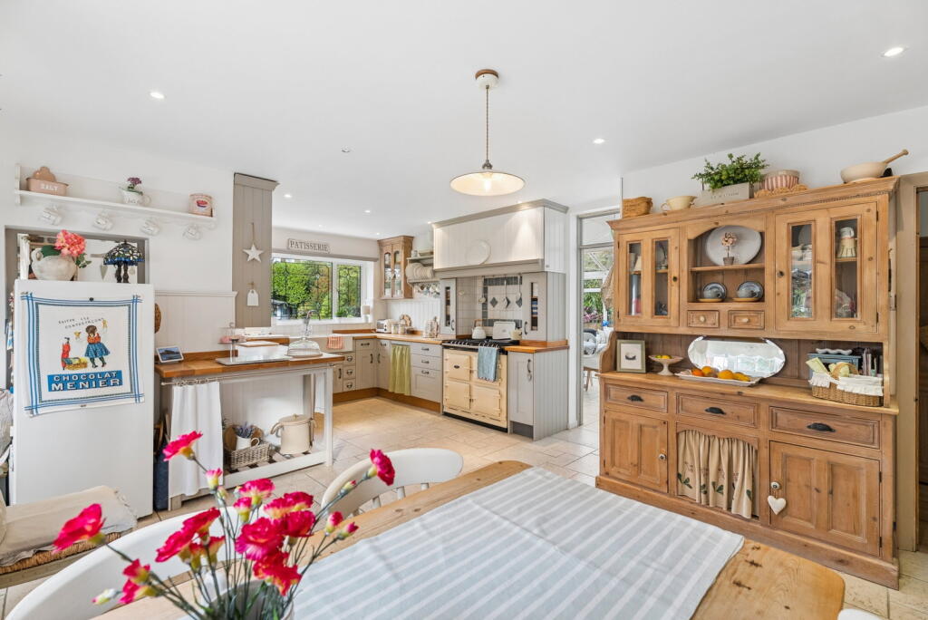House in Slough, Stoke Poges - View 4