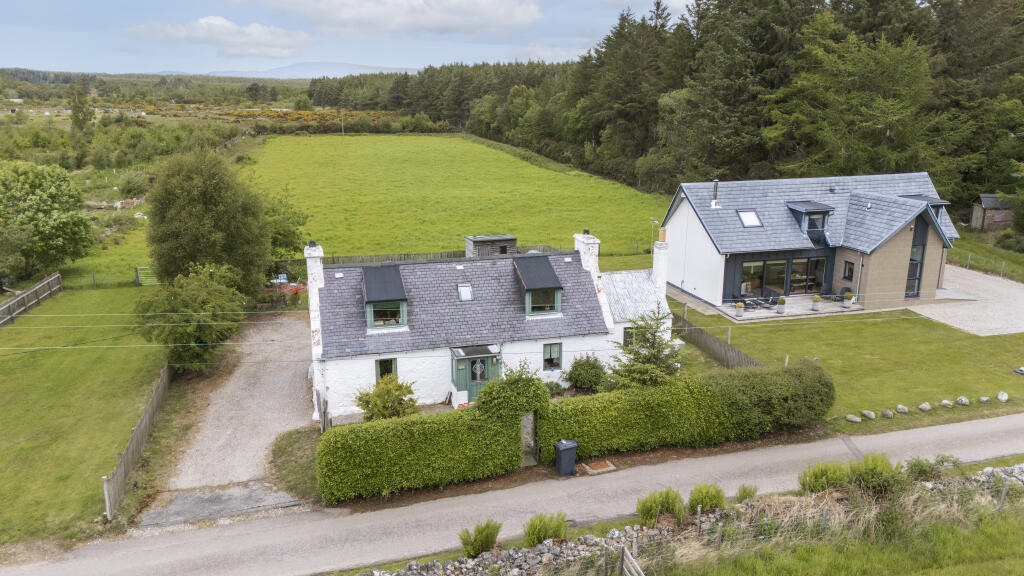 Main image of property: Tigh na Drobhair, 327 Embo Street, Dornoch, Sutherland, IV25 3PW