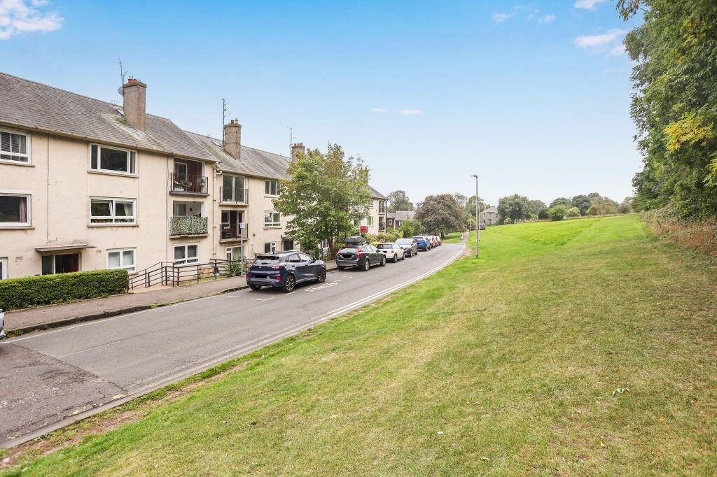 Main image of property: 16/6 Meadowfield Drive, Duddingston, Edinburgh, EH8 7NZ
