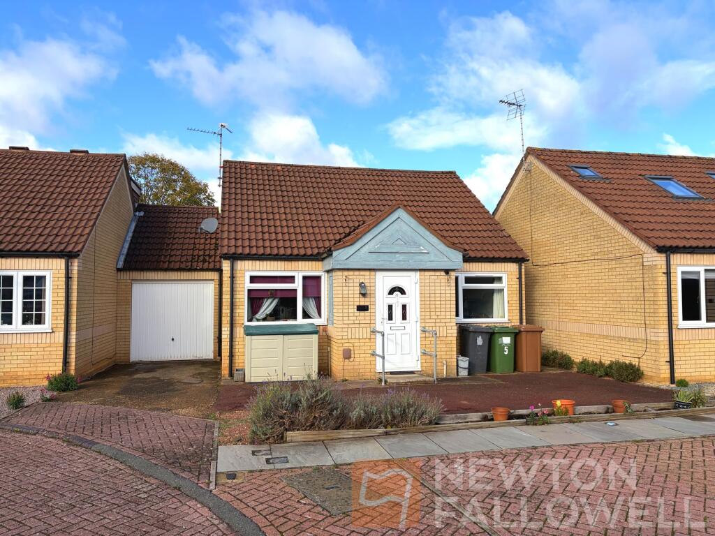 2-bed detached on School Close, Bretton, Peterborough, PE3, £110,000