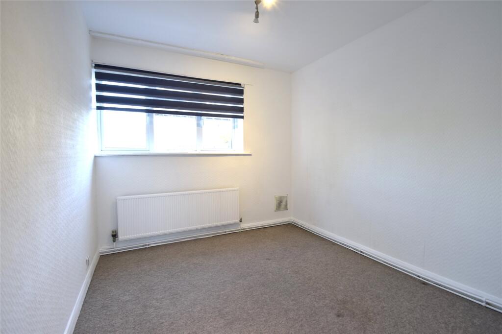 Apartment in London, Queensbury, Kenton - View 5