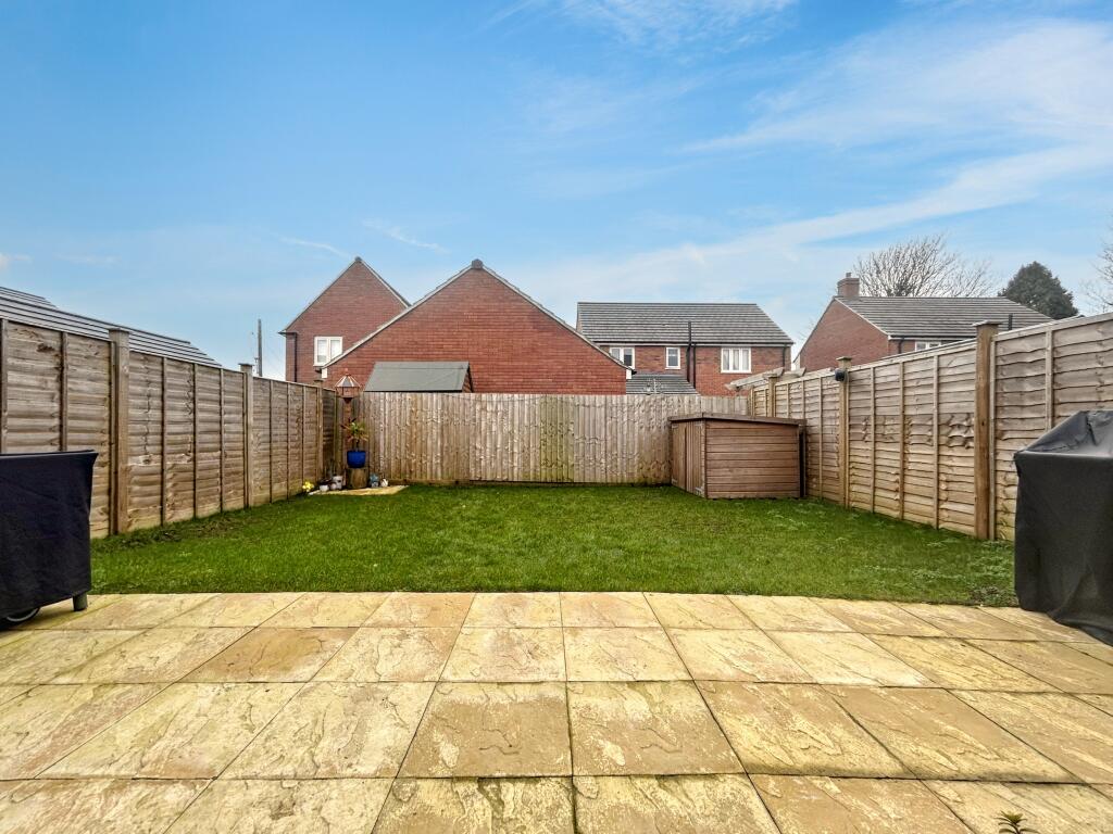 Smithy Close, Blunsdon, Swindon, SN26 photo 3