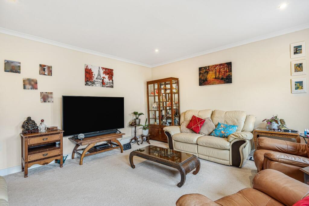 House in Spelthorne, Surrey - More