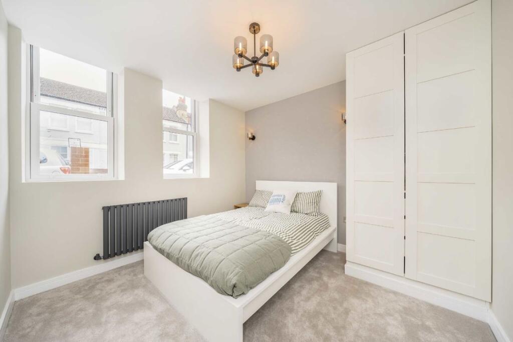 Apartment in London - View 5