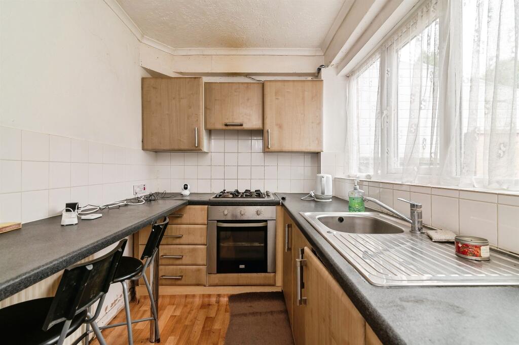 House in Nottingham, Lenton Abbey - View 5