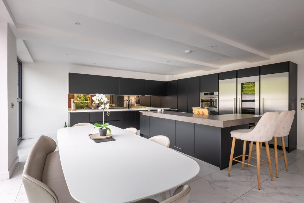 Walnut House, 70A Middlecave Road, Malton, North Yorkshire - More