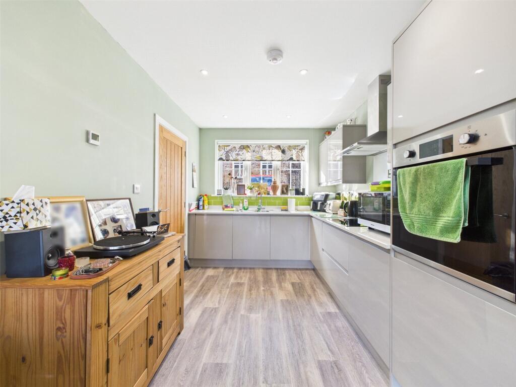 Belle Vue Close, Holsworthy, Devon photo 4