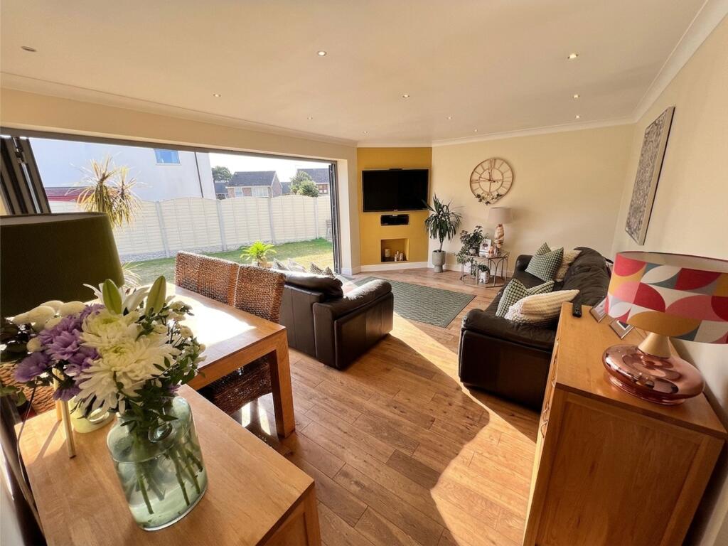 House in Wakefield - View 2