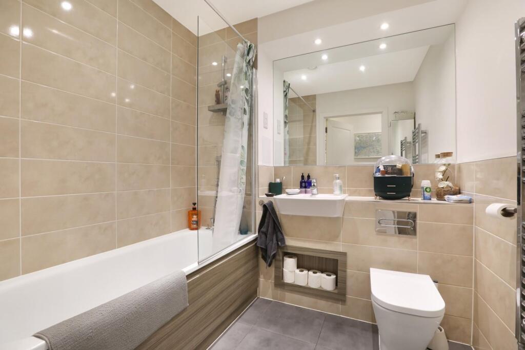 Apartment in London - More