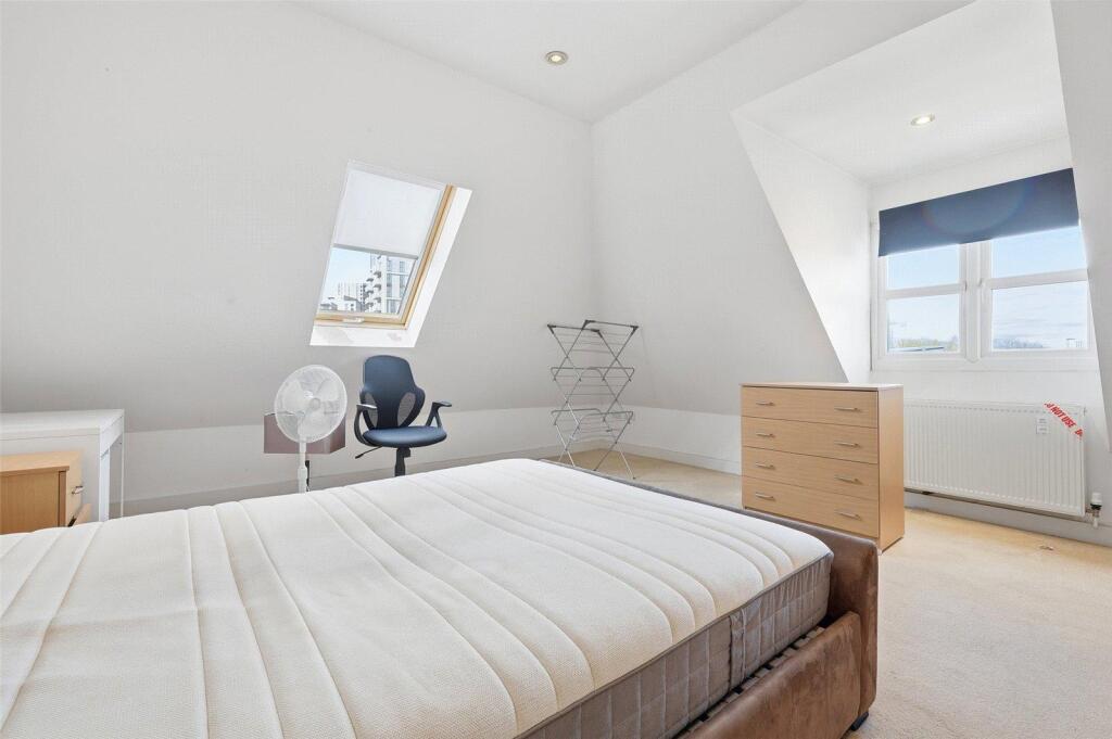 Apartment in London, Custom House, Canning Town - View 4
