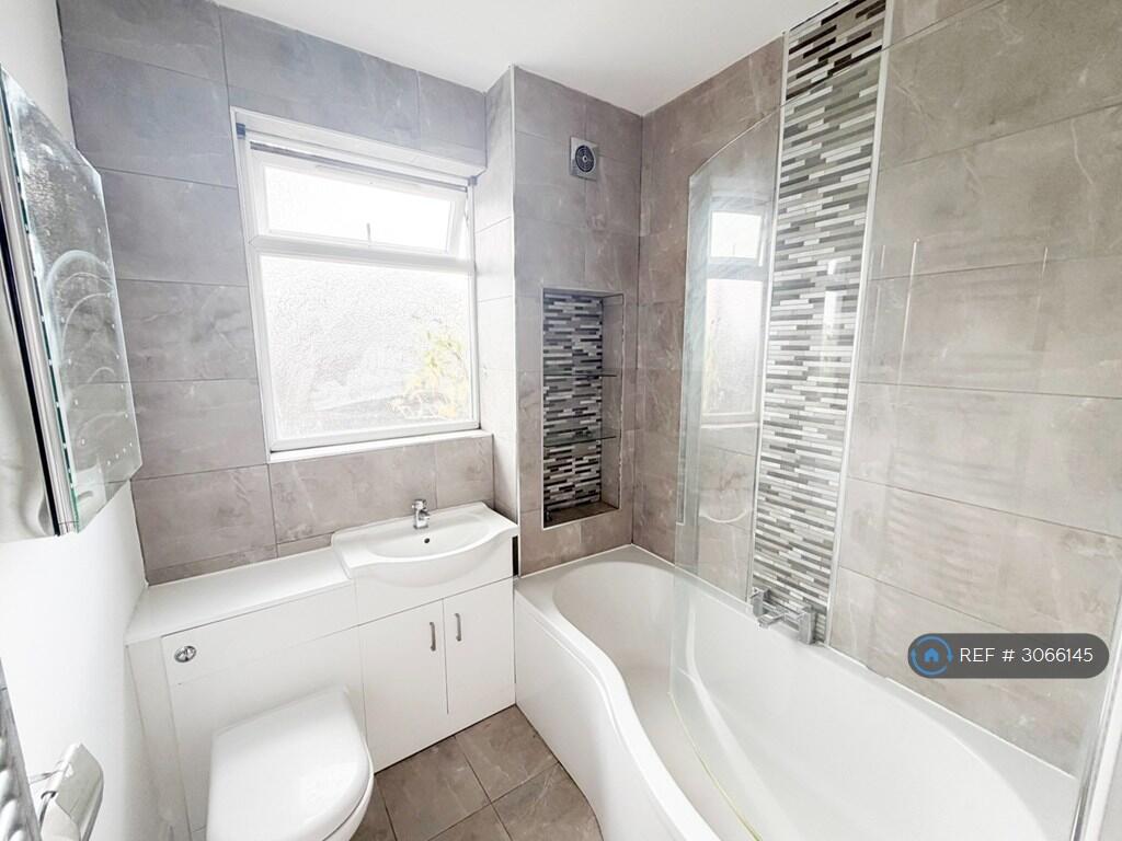 Apartment in Newport, Maindee, Beechwood - View 4