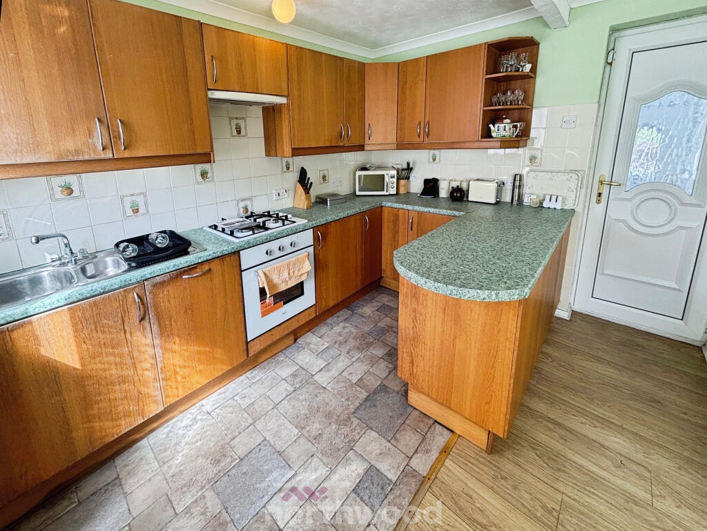 Bootham Crescent, Stainforth, Doncaster, DN7 photo 3