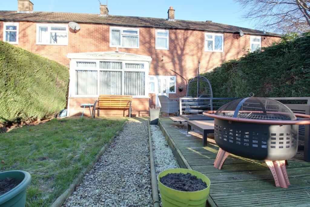 5 Woodnook Close, Leeds photo 4