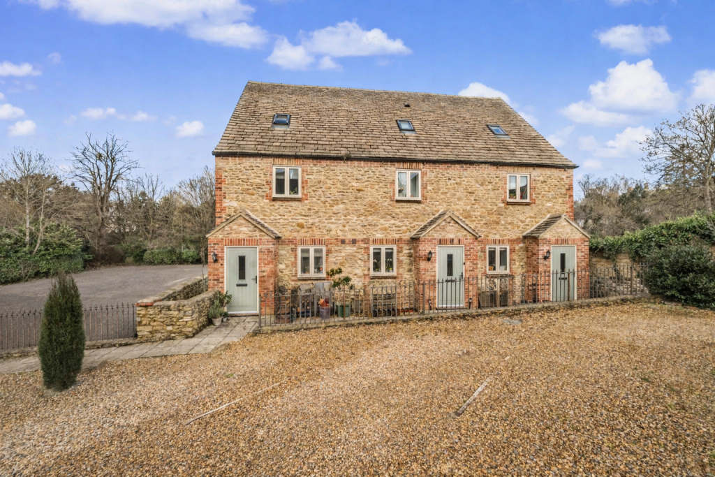 Main image of property: Rose Terrace, Gloucester Street, Faringdon, SN7