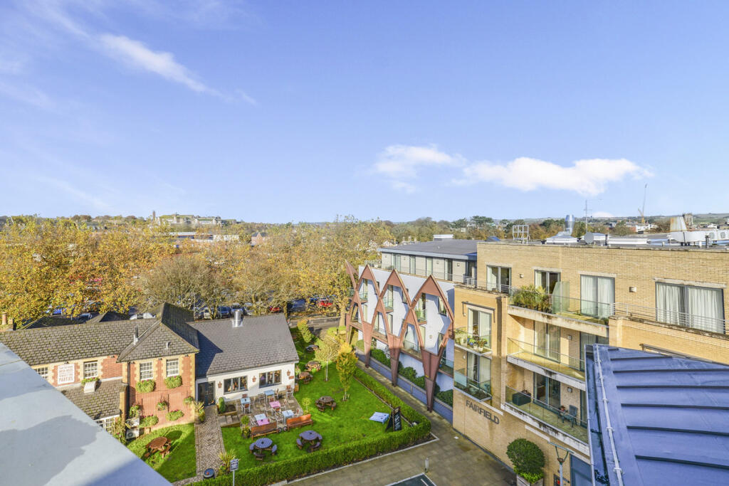 1-bed flat on 3 Maumbury Gardens, Dorchester, DT1 1, £180,000