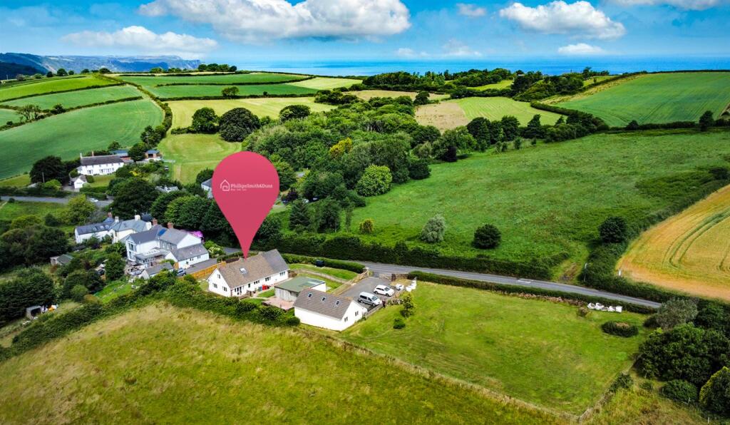 Main image of property: Horns Cross, Bideford