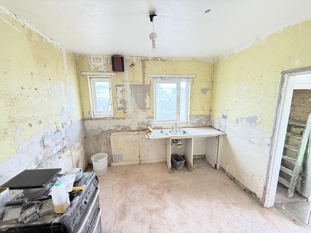 15 Grasmoor Road, Salterbeck, Workington, Cumbria CA14 5JB photo 4