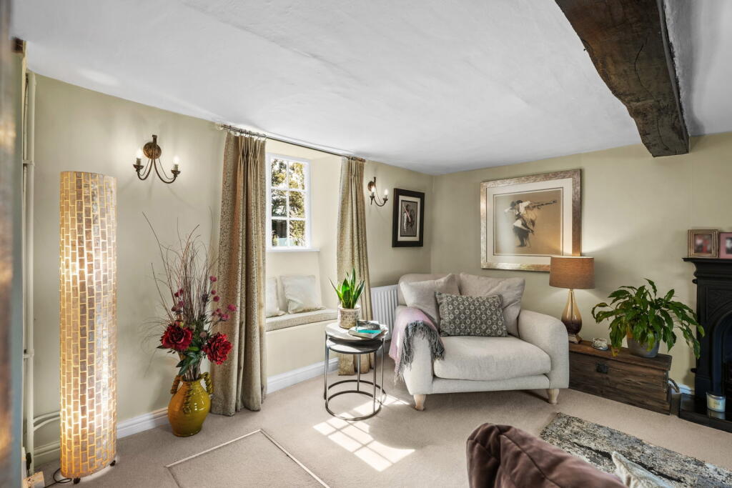 House in Newnham - View 6