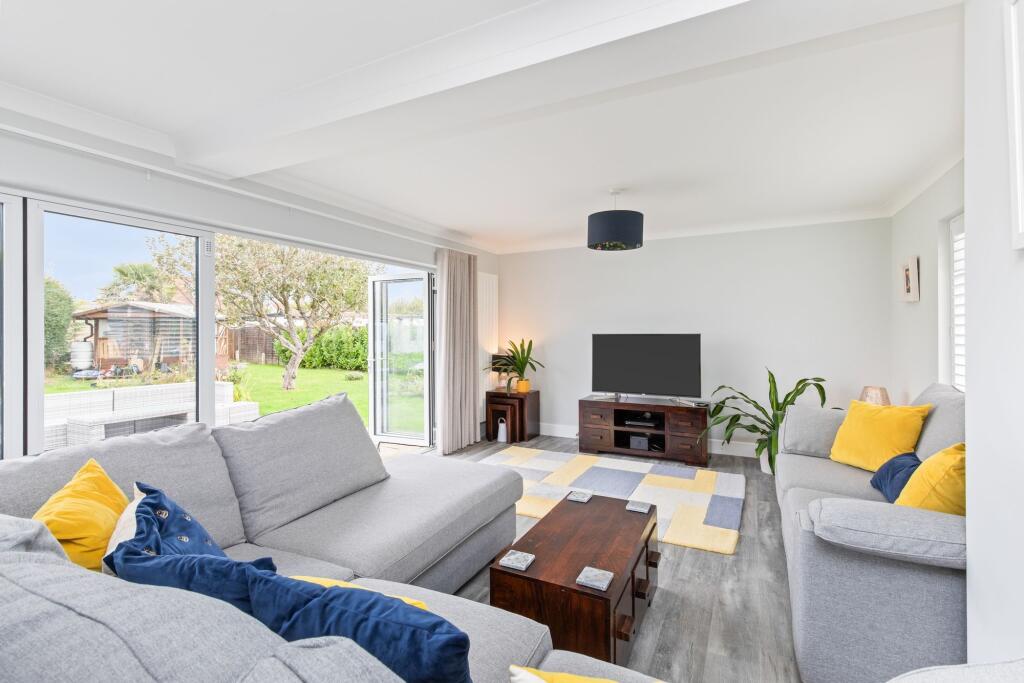 Broadmark Avenue, Rustington, BN16 photo 4
