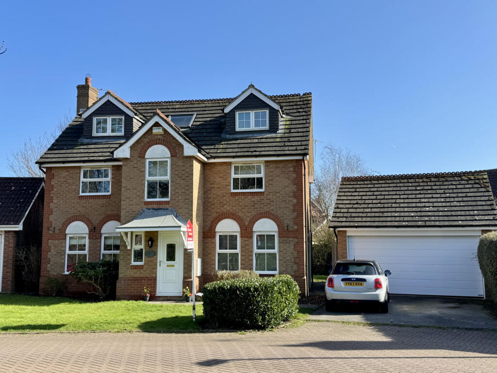 Main image of property: Hayward Close, Walkington, HU17 8YB