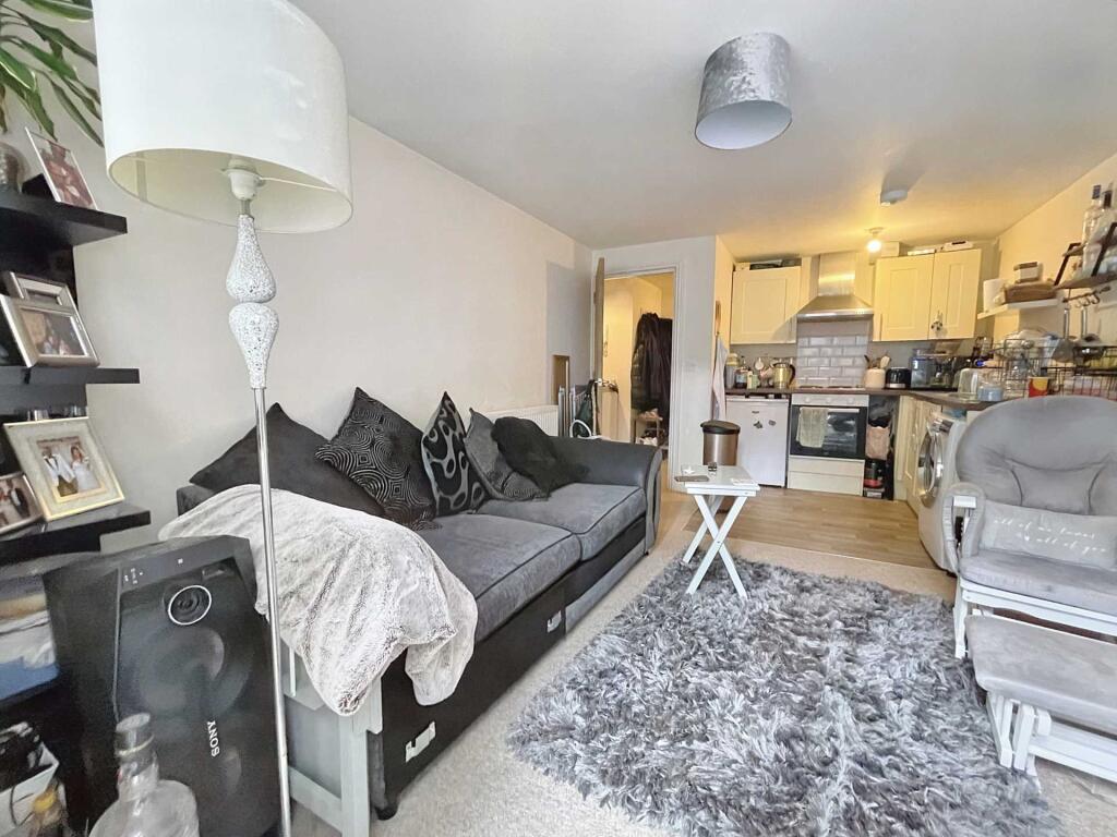 Additional image 5 of Palmerston Road, Bournemouth * Garden Flat *