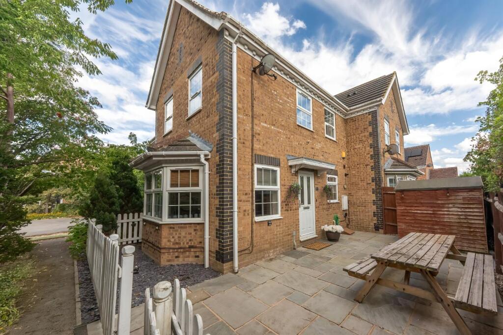 Main image of property: Avocet Way, Aylesbury